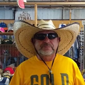 Meet your Posher, Adan